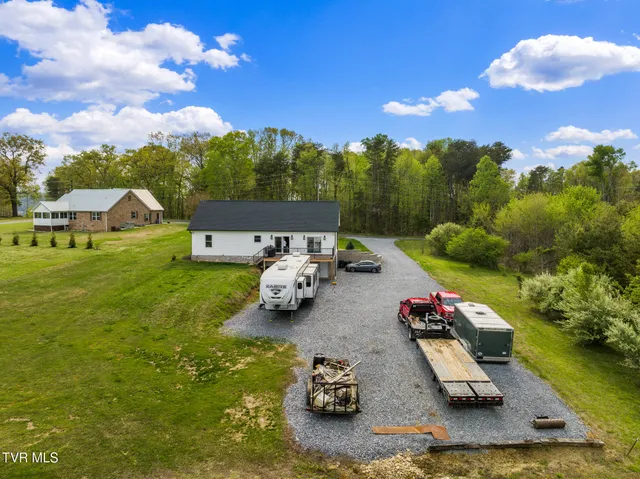 $539,000 | 335 Bonnevista Drive, White Pine, TN 37890