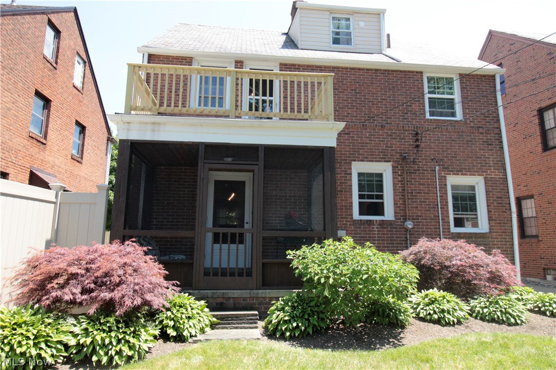2472 Saybrook Road Cleveland, OH 44118 - Photo 9 of 41
