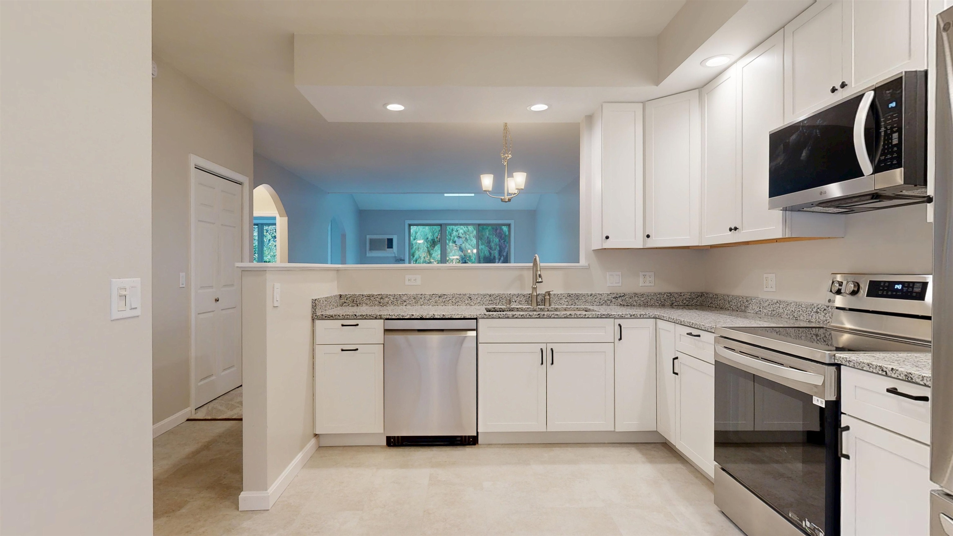 405 Meadowrun Road Williston, VT 05495 - Photo 7 of 18