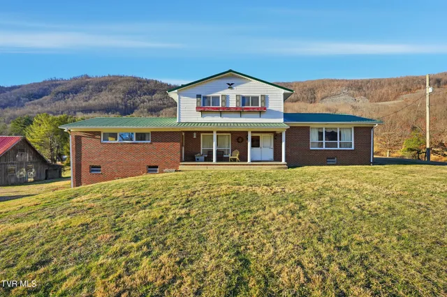 $329,000 | 5831 Powell Valley Road, Big Stone Gap, VA 24219