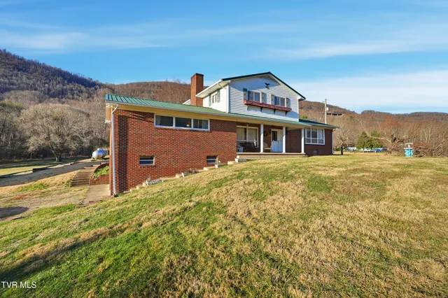 $329,000 | 5831 Powell Valley Road, Big Stone Gap, VA 24219