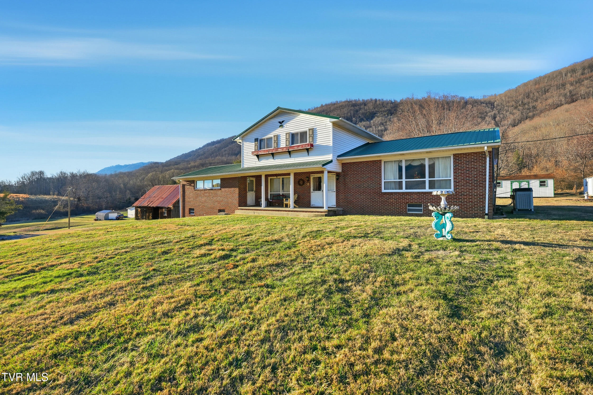 5831 Powell Valley Road Big Stone Gap, VA 24219 - Photo 4 of 52 4