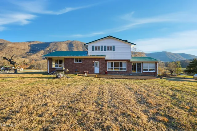 $329,000 | 5831 Powell Valley Road, Big Stone Gap, VA 24219