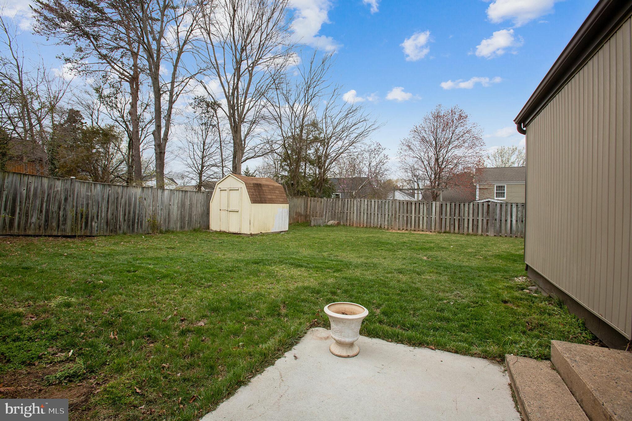 176 Magnolia Road Sterling, VA 20164 - Photo 28 of 41 Gallery Image 28