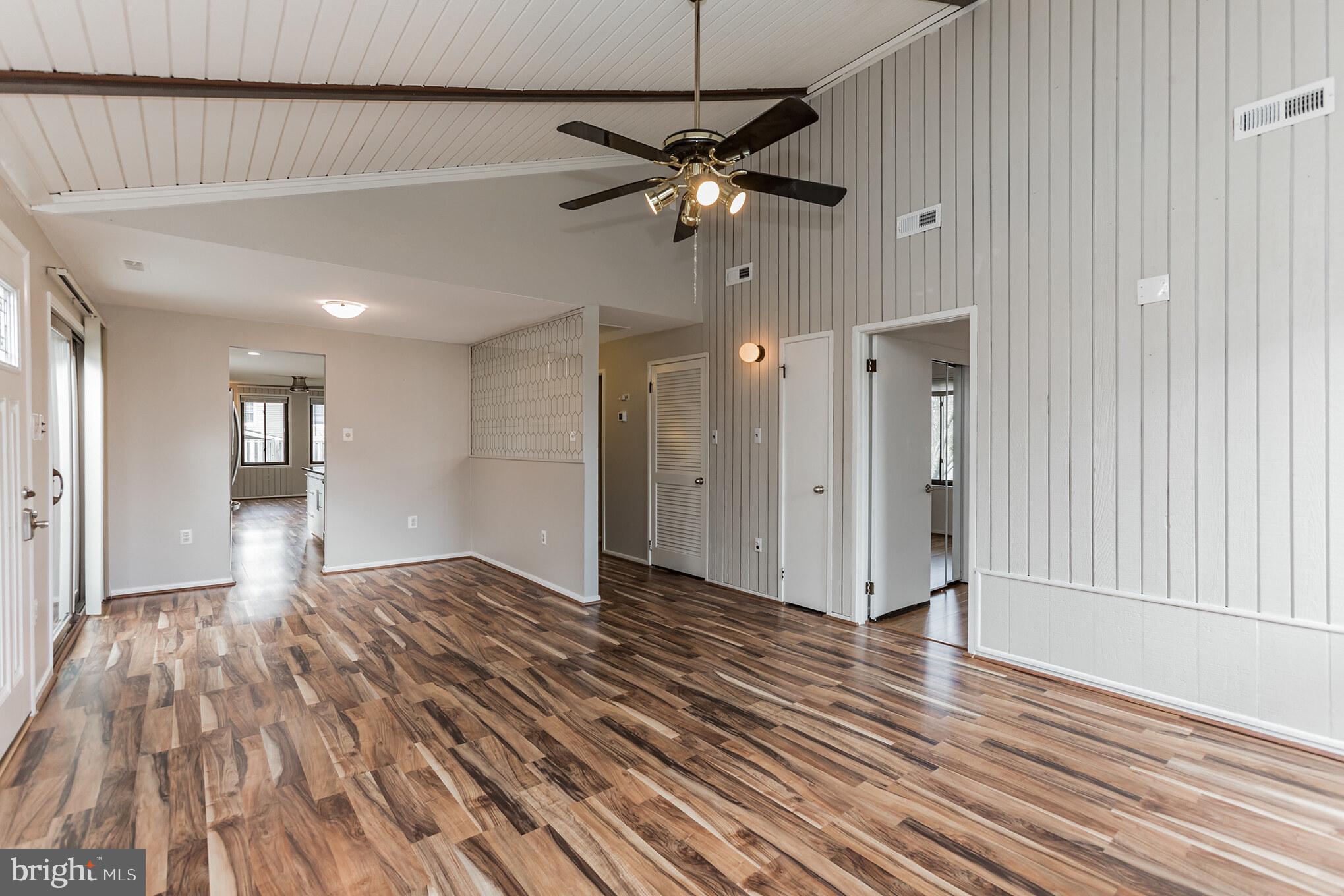 176 Magnolia Road Sterling, VA 20164 - Photo 5 of 41 Gallery Image 5