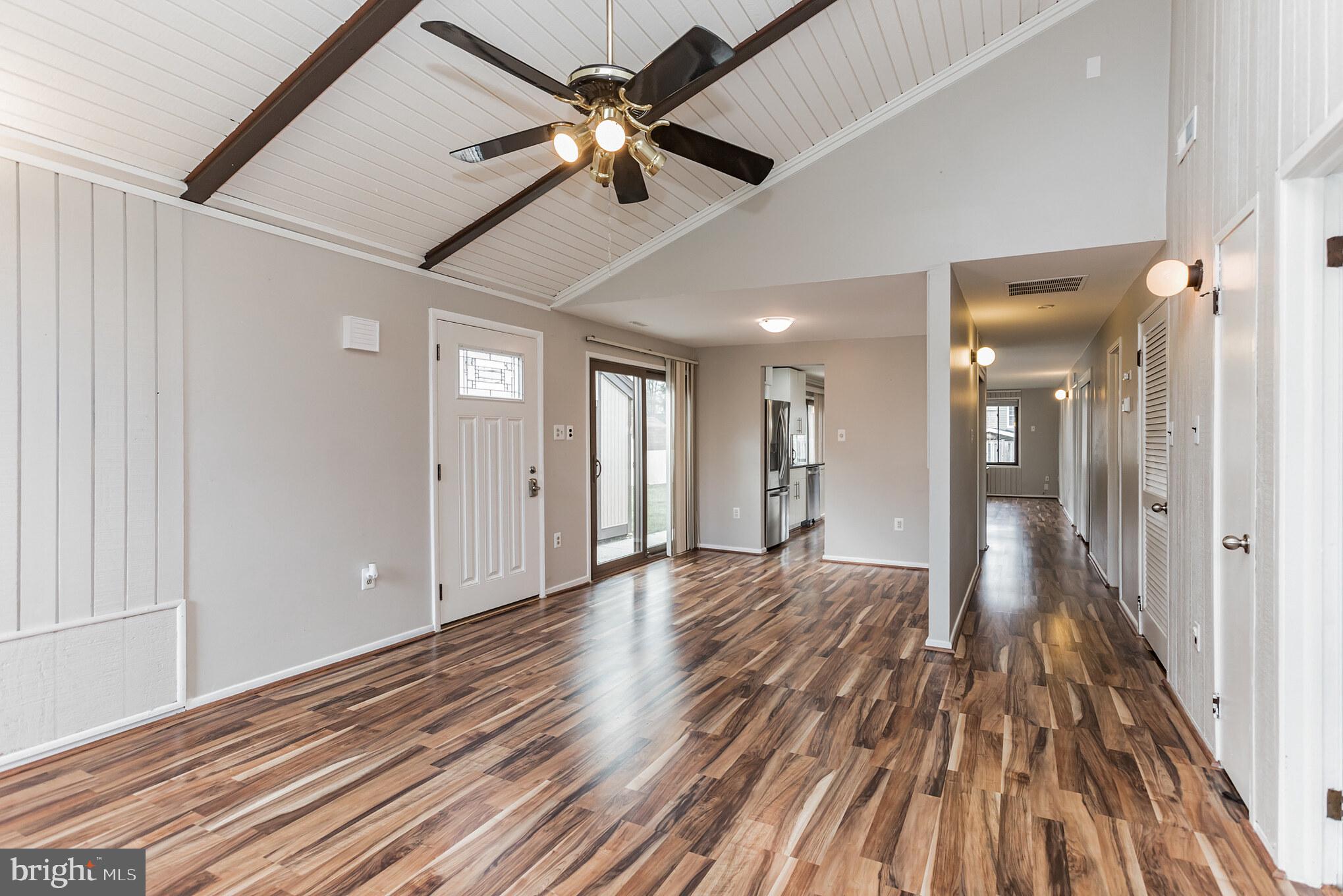 176 Magnolia Road Sterling, VA 20164 - Photo 6 of 41 Gallery Image 6