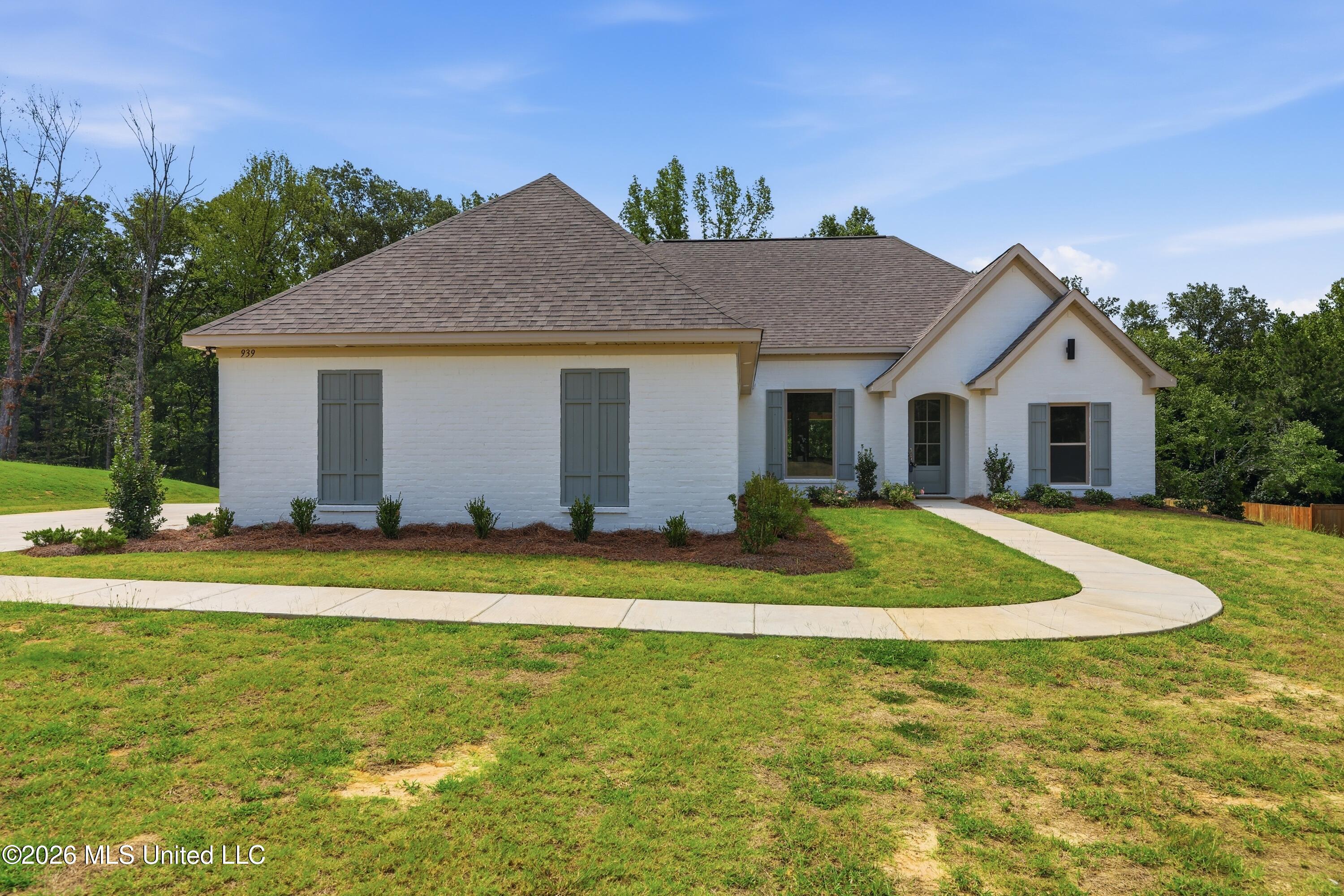 939 Mullican Road Florence, MS 39073 - Photo 1 of 76 001-939 Mullican Rd _ Hometoursms.com