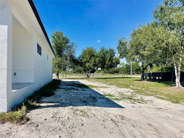 $2,500 | 435 North Quebrada Street, Clewiston, FL 33440