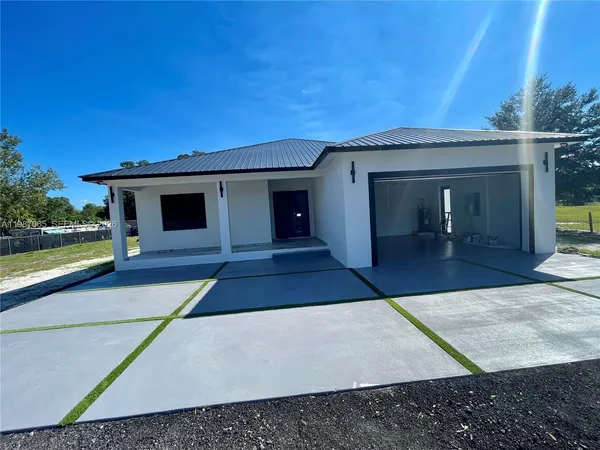 $2,500 | 435 North Quebrada Street, Clewiston, FL 33440