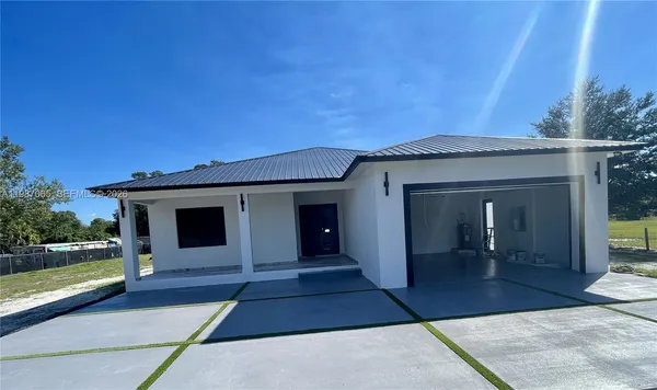 $2,500 | 435 North Quebrada Street, Clewiston, FL 33440