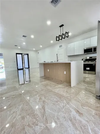 $2,500 | 435 North Quebrada Street, Clewiston, FL 33440