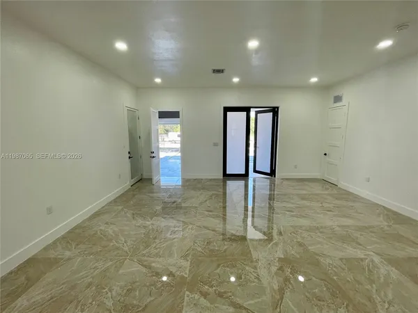 $2,500 | 435 North Quebrada Street, Clewiston, FL 33440