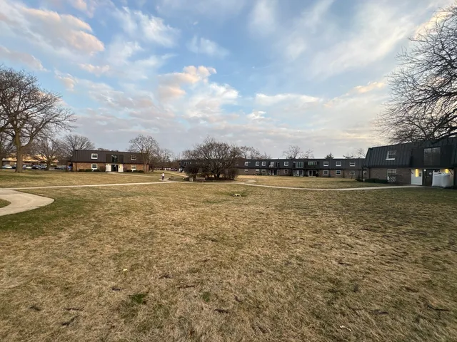 a view of a tennis court
