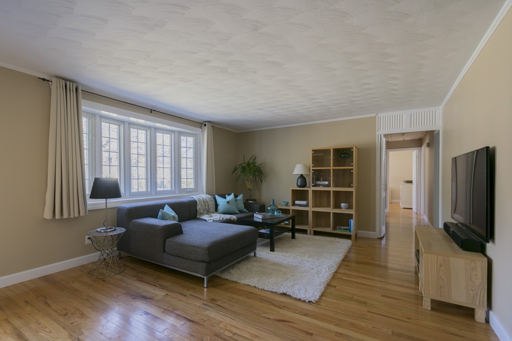 98 Page Road Bedford, MA 01730 - Photo 3 of 30 Gallery Image 3