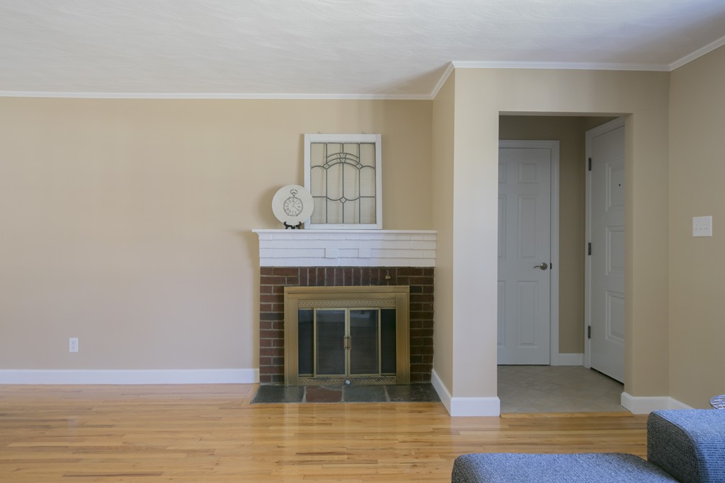 98 Page Road Bedford, MA 01730 - Photo 5 of 30 Gallery Image 5