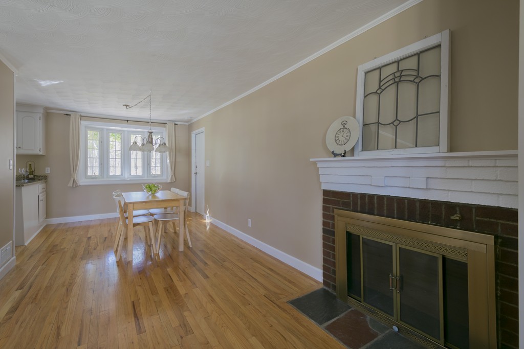 98 Page Road Bedford, MA 01730 - Photo 6 of 30 Gallery Image 6