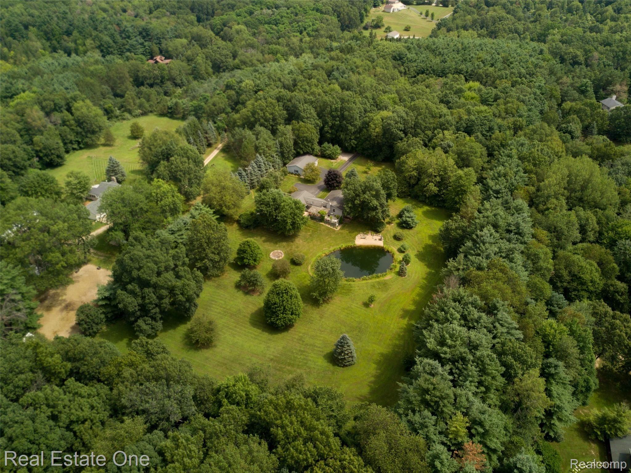 7112 Richardson Road Howell, MI 48843 - Photo 86 of 97 IMG-0807.jpg