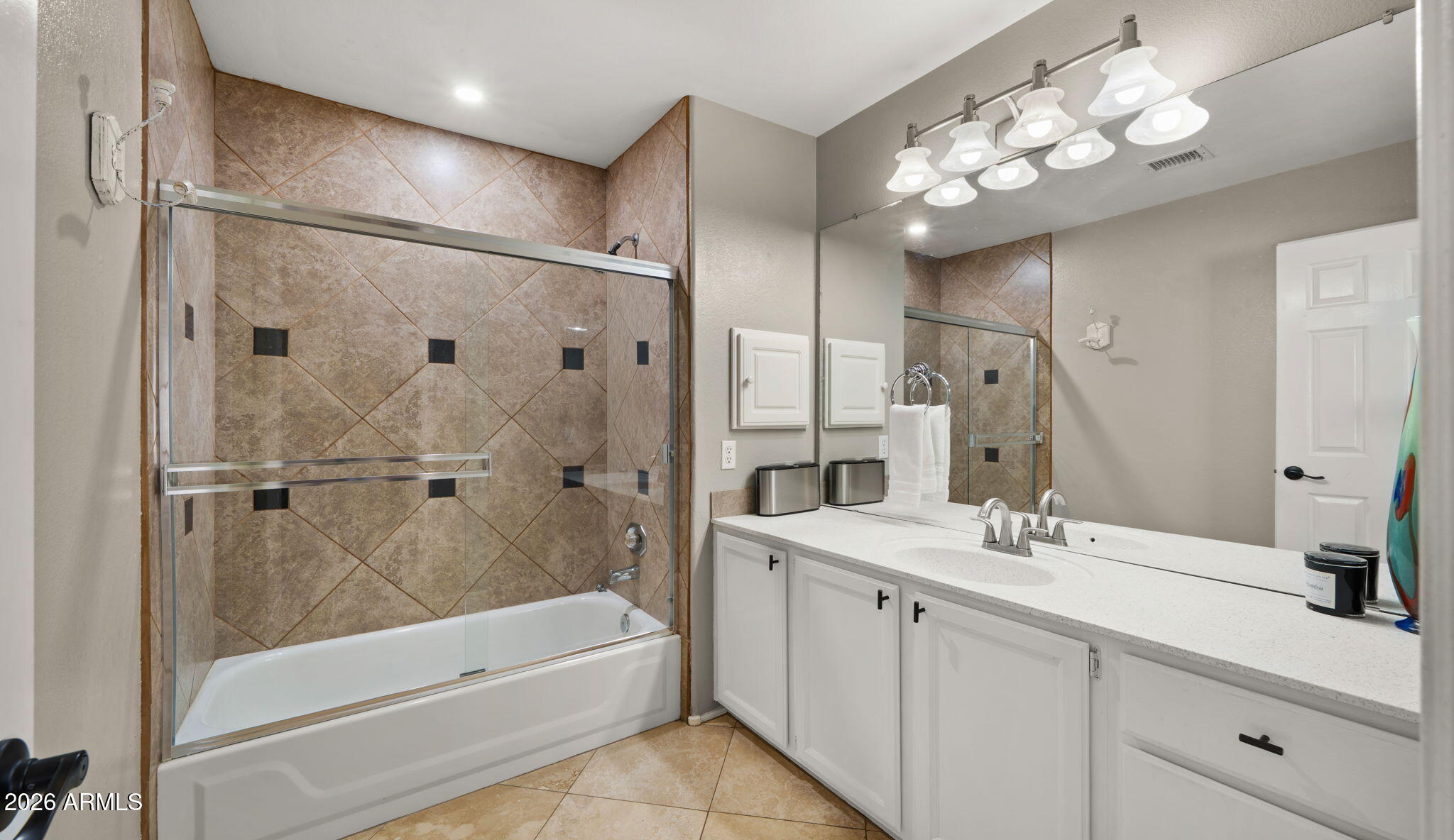 918 West Kathleen Road Phoenix, AZ 85023 - Photo 26 of 40 Bathroom 2
