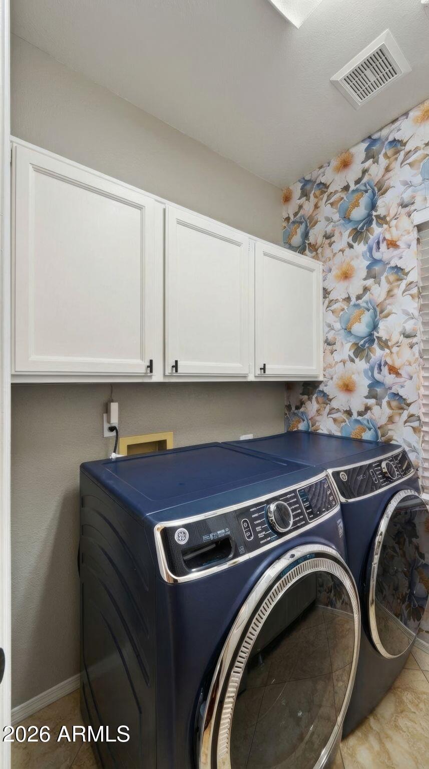 918 West Kathleen Road Phoenix, AZ 85023 - Photo 28 of 40 Laundry Room with Storage