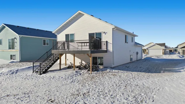 $324,900 | 7360 20th Street South, Fargo, ND 58104