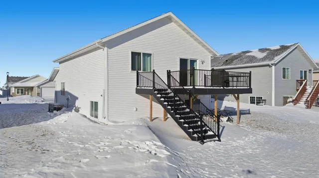 $324,900 | 7360 20th Street South, Fargo, ND 58104