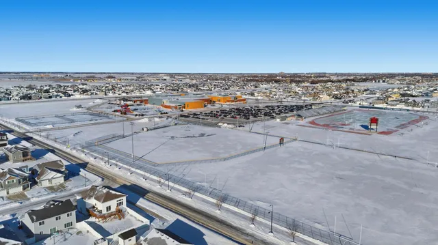 $324,900 | 7360 20th Street South, Fargo, ND 58104