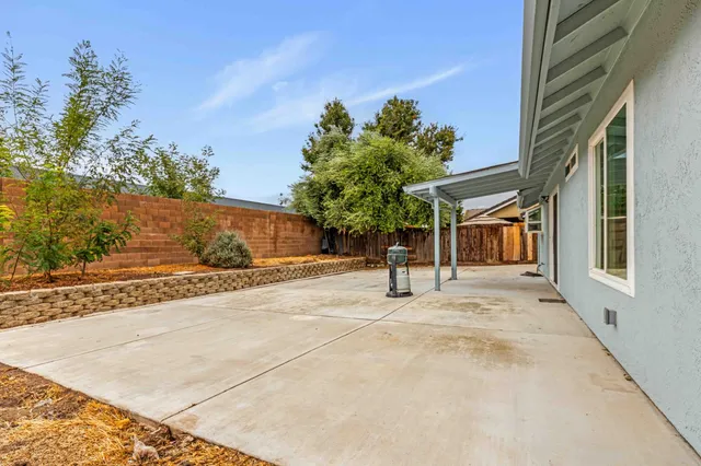 a view of a house with a outdoor space