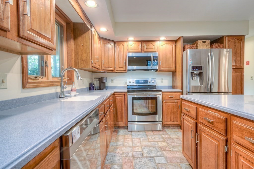 155 Sugar Road Bolton, MA 01740 - Photo 17 of 34