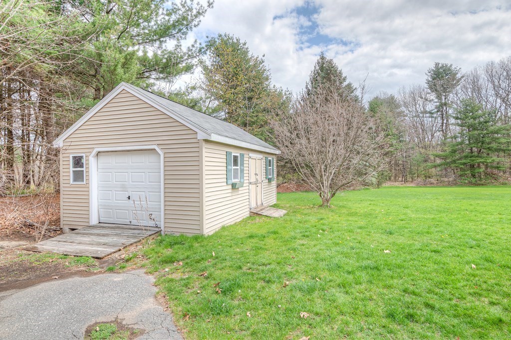 155 Sugar Road Bolton, MA 01740 - Photo 4 of 34