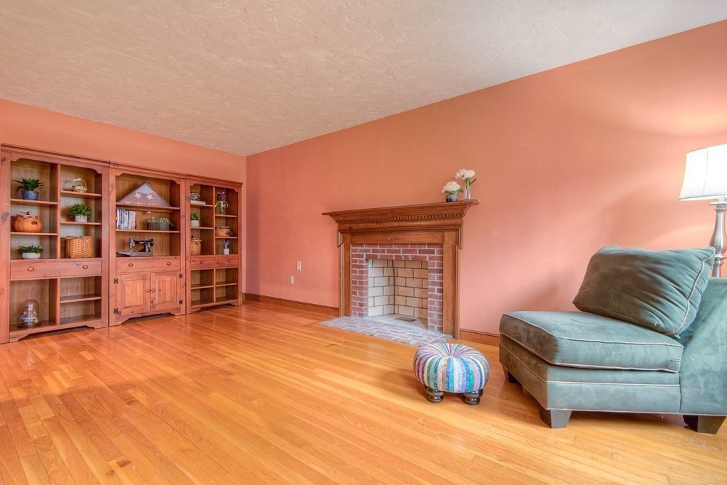 155 Sugar Road Bolton, MA 01740 - Photo 8 of 34