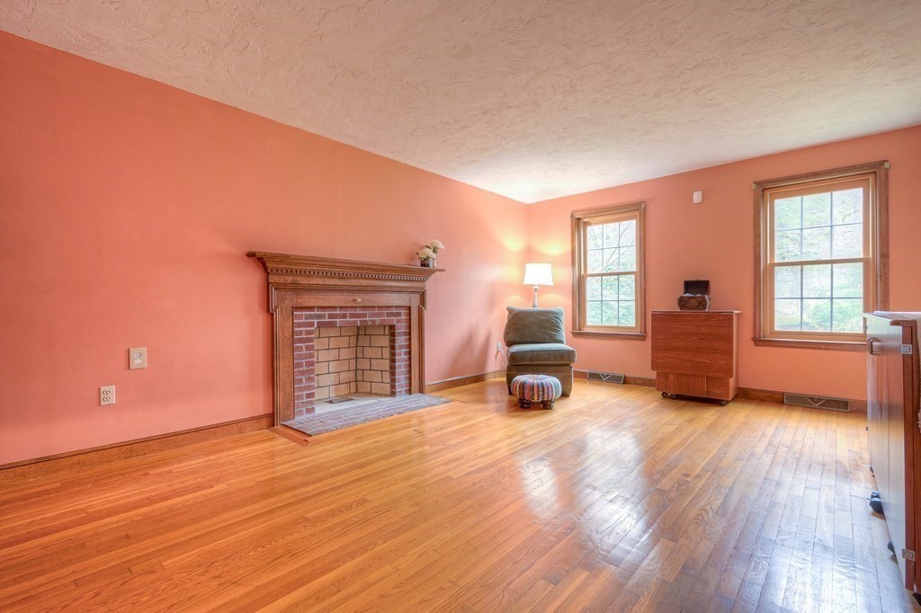 155 Sugar Road Bolton, MA 01740 - Photo 9 of 34