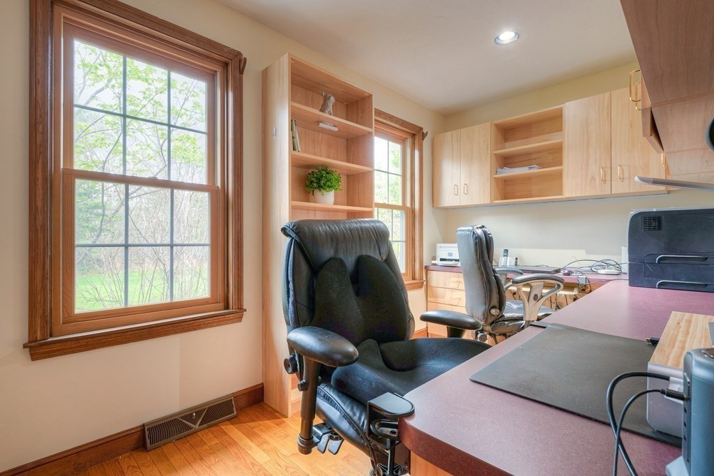 155 Sugar Road Bolton, MA 01740 - Photo 10 of 34