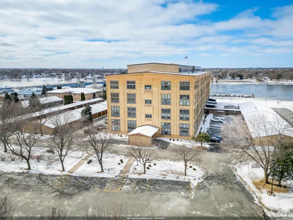 $425,000 | 1545 Arboretum Drive, Unit 201, Oshkosh, WI 54901