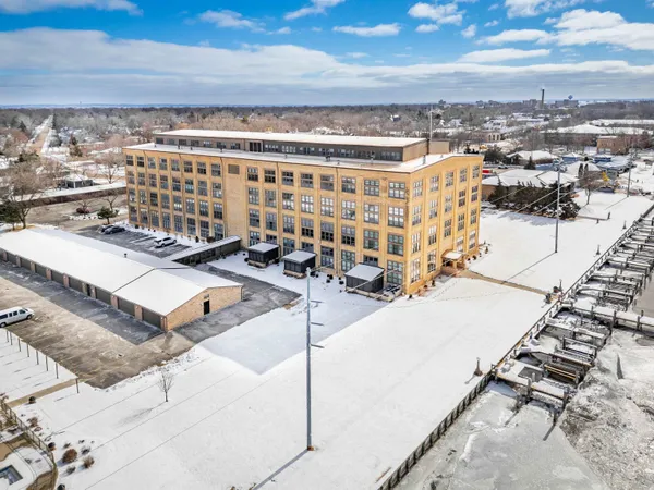$425,000 | 1545 Arboretum Drive, Unit 201, Oshkosh, WI 54901