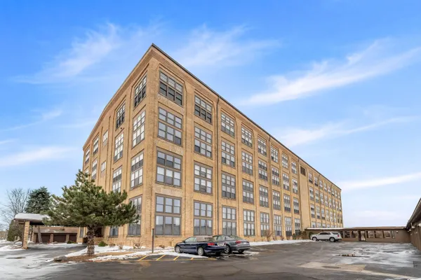 $425,000 | 1545 Arboretum Drive, Unit 201, Oshkosh, WI 54901