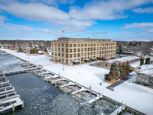 $425,000 | 1545 Arboretum Drive, Unit 201, Oshkosh, WI 54901