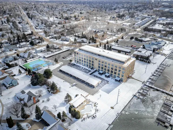 $425,000 | 1545 Arboretum Drive, Unit 201, Oshkosh, WI 54901