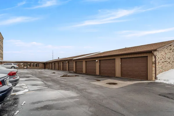 $425,000 | 1545 Arboretum Drive, Unit 201, Oshkosh, WI 54901