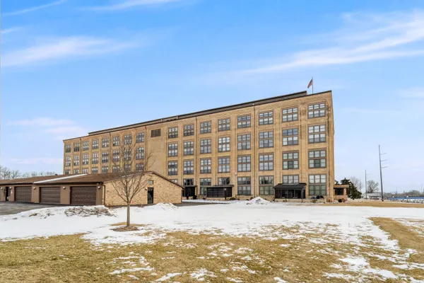 $425,000 | 1545 Arboretum Drive, Unit 201, Oshkosh, WI 54901