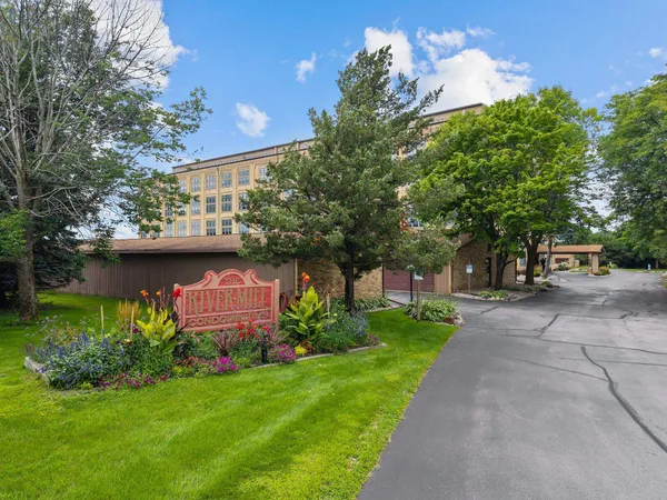 $425,000 | 1545 Arboretum Drive, Unit 201, Oshkosh, WI 54901