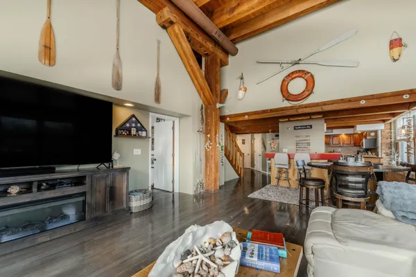 $425,000 | 1545 Arboretum Drive, Unit 201, Oshkosh, WI 54901