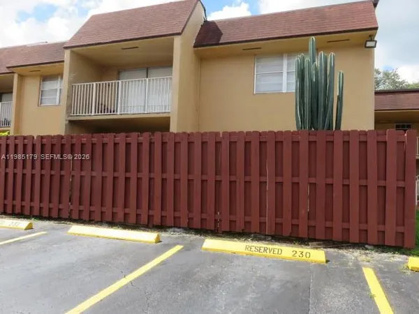 $2,500 | 9974 North Kendall Drive, Unit 1015, Miami, FL 33176