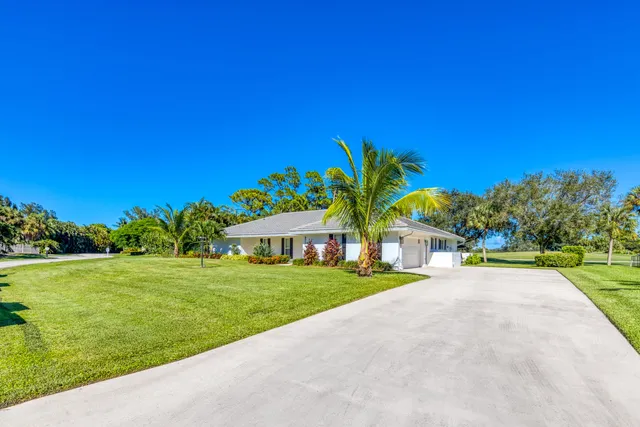 $870,000 | 3771 Southeast Fairway West, Stuart, FL 34997