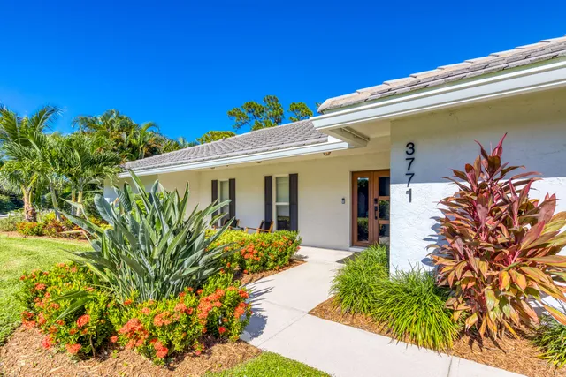 $870,000 | 3771 Southeast Fairway West, Stuart, FL 34997