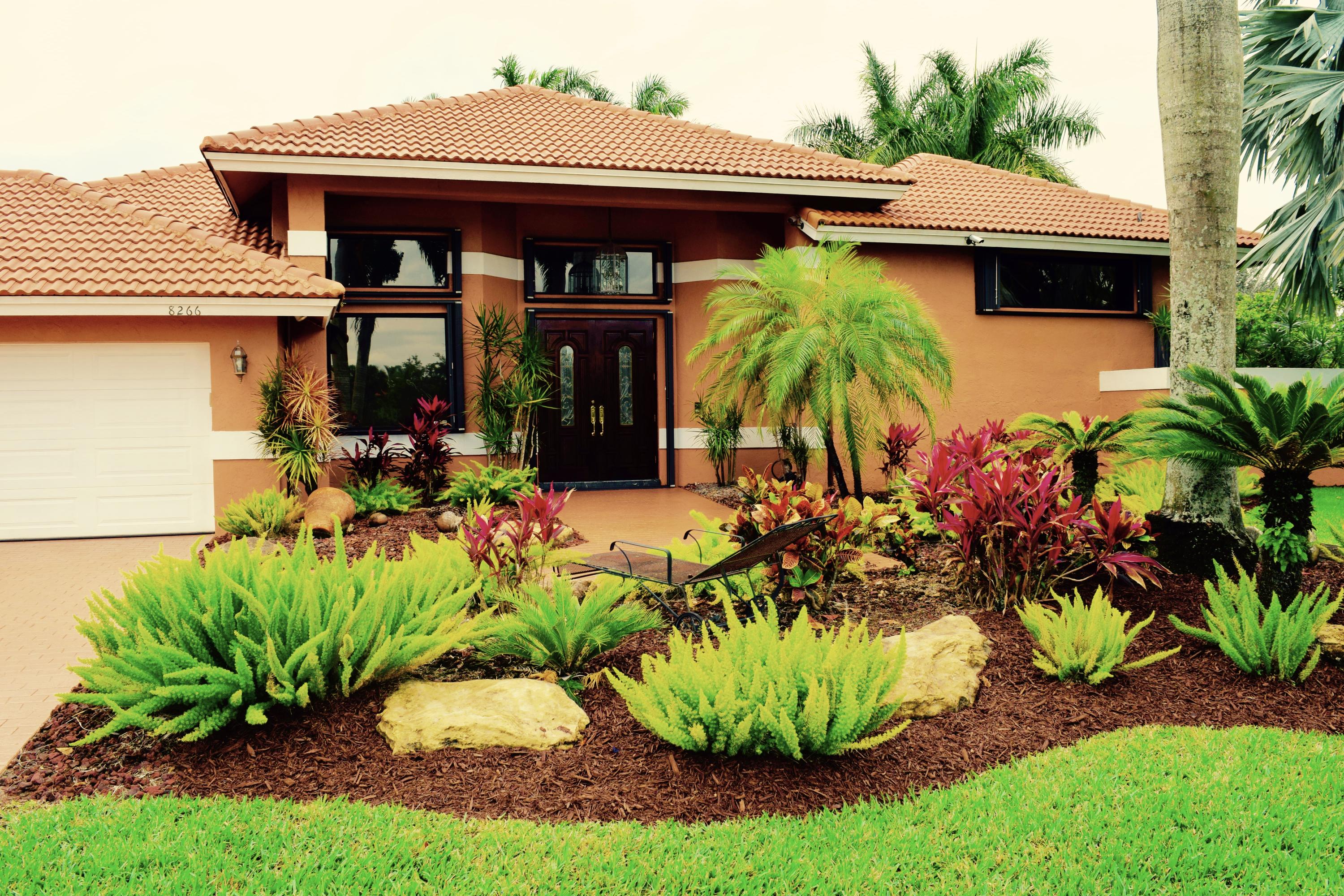 8266 Sawpine Road Delray Beach, FL 33446 - Photo 4 of 30 FRONT ENTRY