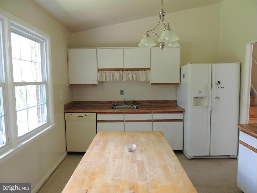 13208 Hathaway Drive Silver Spring, MD 20906 - Photo 11 of 24 Kitchen