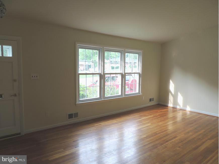 13208 Hathaway Drive Silver Spring, MD 20906 - Photo 8 of 24 Living Room