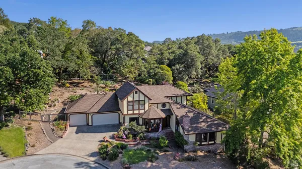 $1,235,000 | 3541 Foxwood Place, Santa Rosa, CA 95405