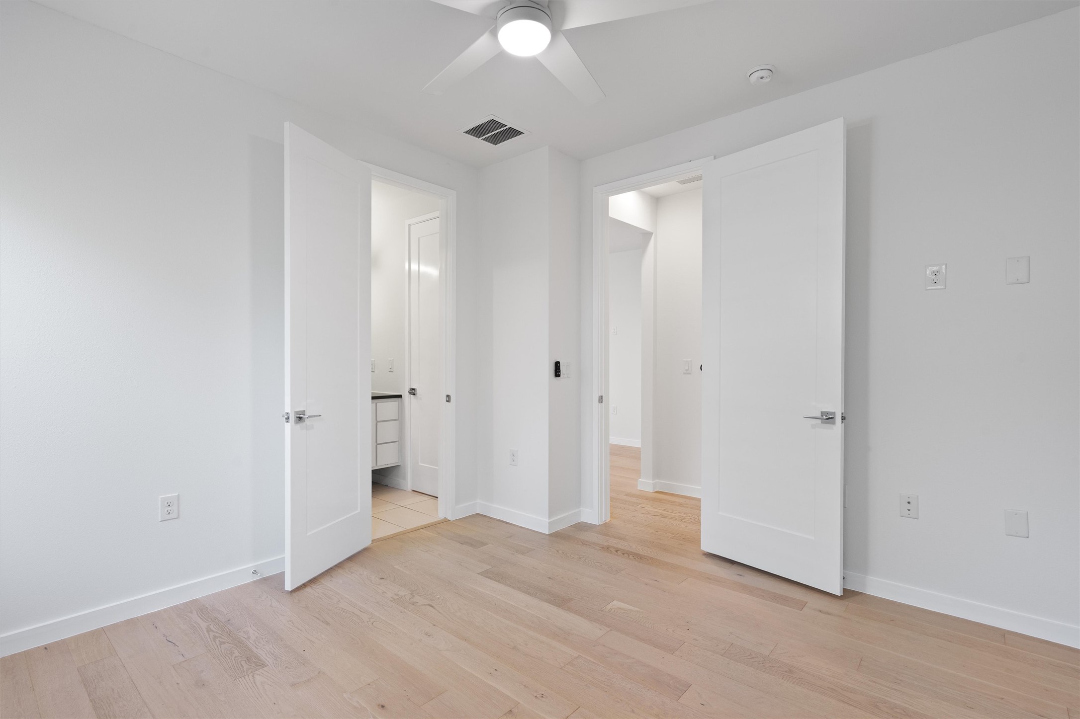 1107 Taulbee Lane, Unit B Austin, TX 78757 - Photo 23 of 37 Bedroom #2 with ensuite