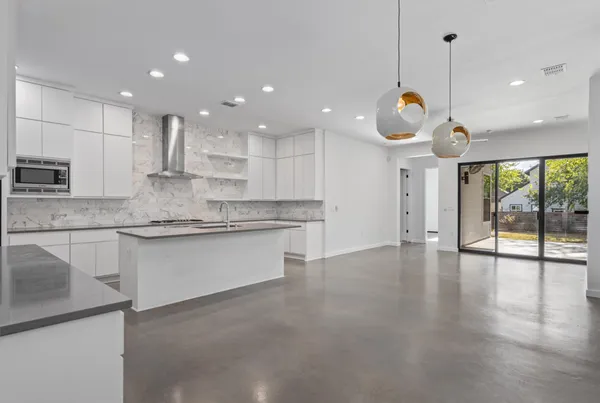 $779,900 | 1107 Taulbee Lane, Unit B, Austin, TX 78757